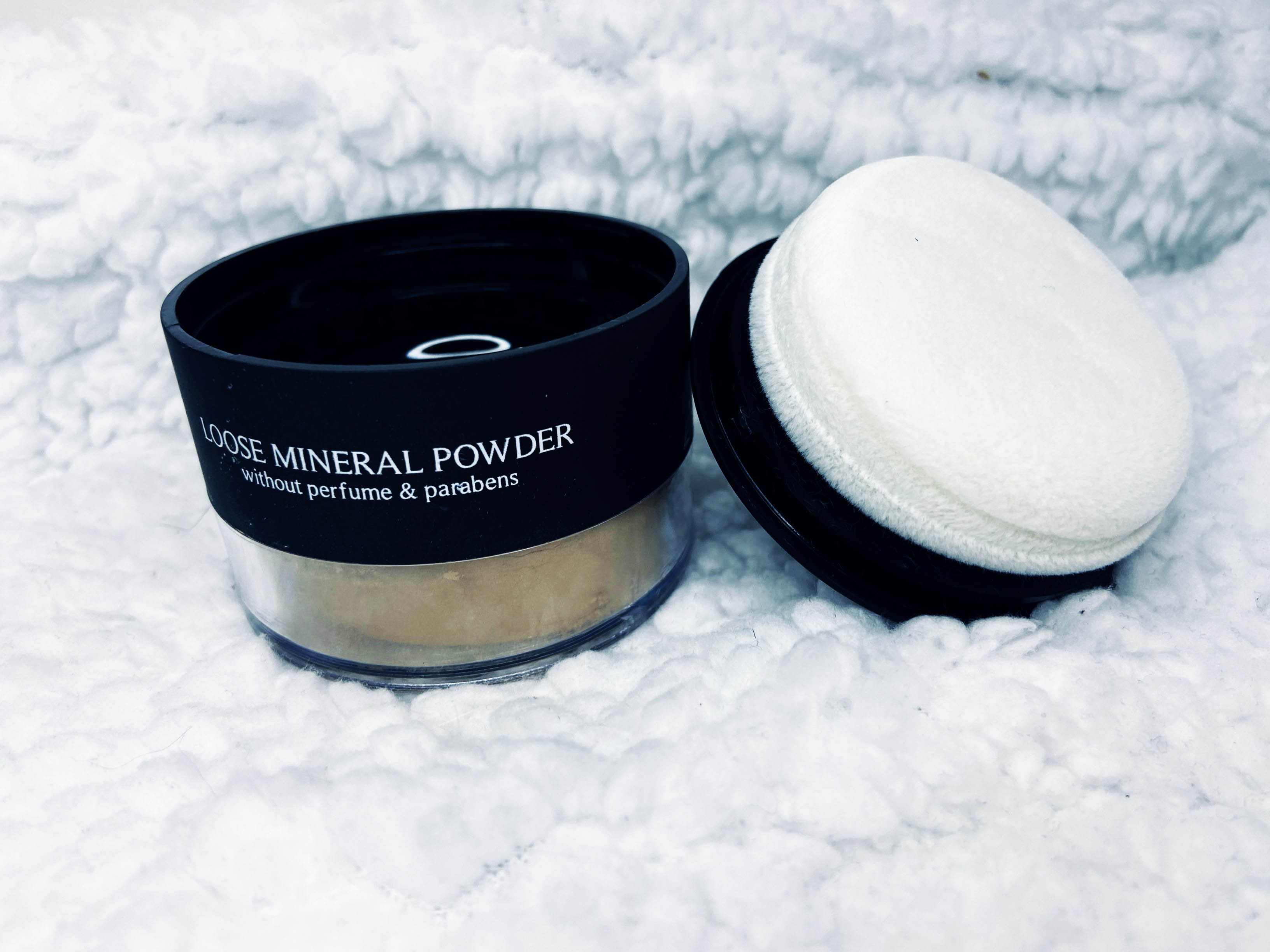 DB Loose Mineral Powder 03 -  fra Dark Blond - nu kun 99 kr. Hos HjemTek 