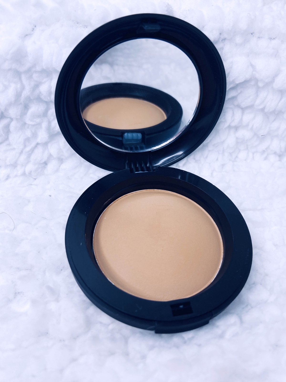 DB Mineral Compact Bronze Powder 01 - HjemTek