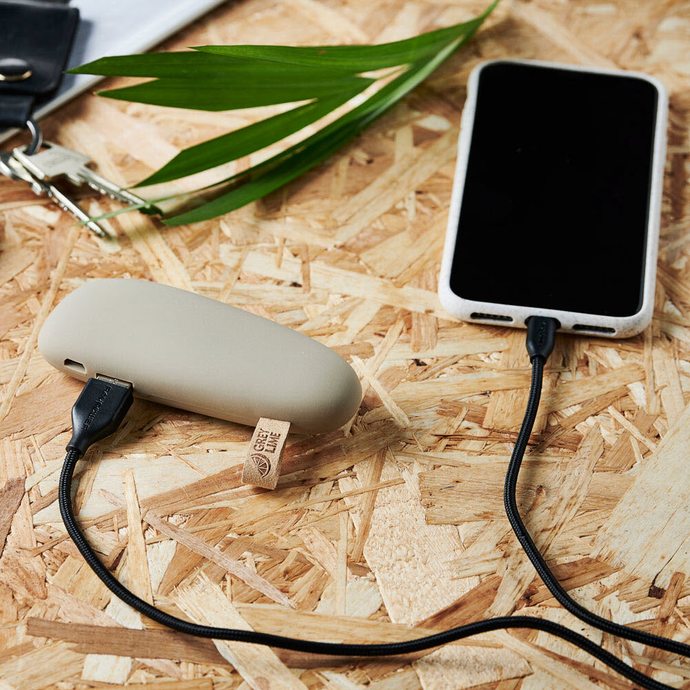 GreyLime Power Stone ll 2600 mAh powerbank, Beige -  fra GreyLime - nu kun 169 kr. Hos HjemTek 